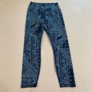Fabletics PowerHold Blue Paisley Print Leggings Women’s High Waisted Compression